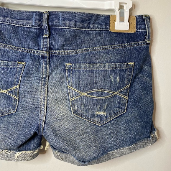 ✨Abercrombie & Fitch distressed shorts✨ - Picture 13 of 13